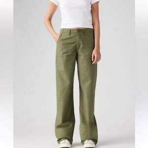 Levi’s 90’s Straight Pant in Ivy Green